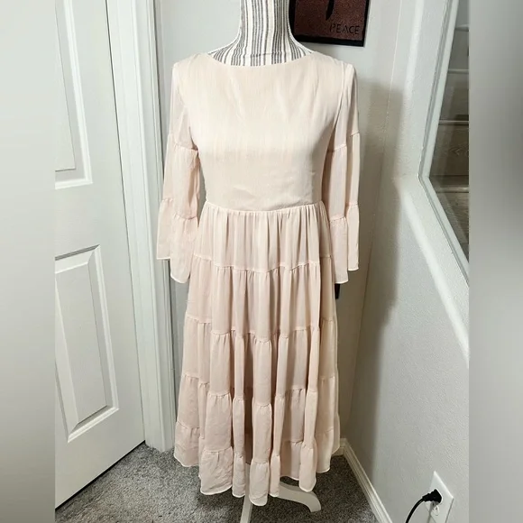 cream backless midi dress Tom Ford Cream Long Sleeve Backless Midi Dress with Zip Detail Size IT –  Sellier main image 0